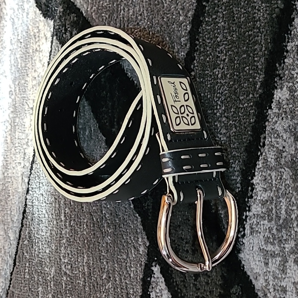 FOSSIL GENUINE BLACK LEATHER METAL LOGO THICK STITCH BELT
